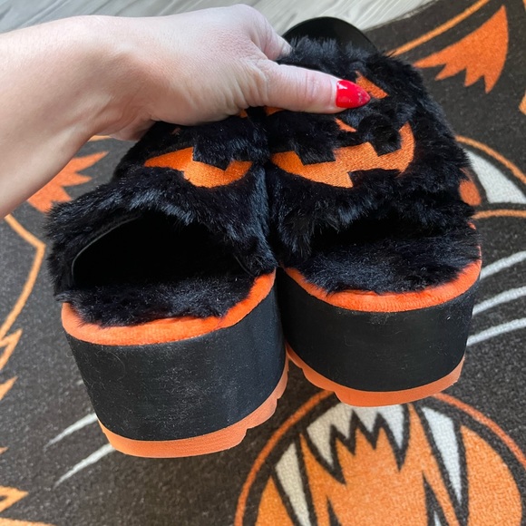 Strangecvlt lily jack o lantern slip on shoes - Picture 7 of 8
